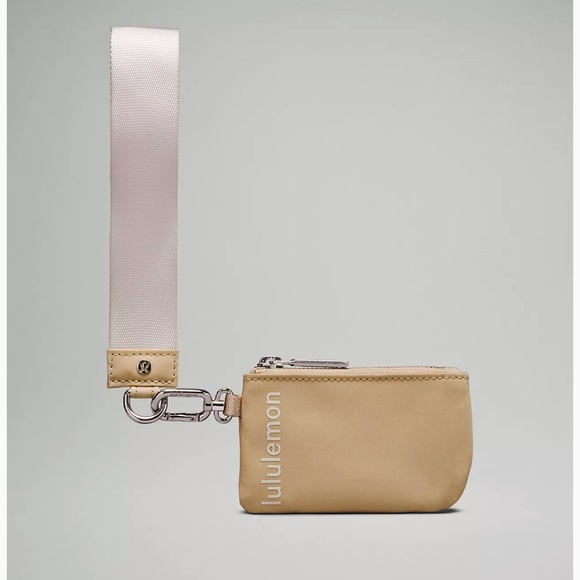 BNWT (goes with anything 🙌) Trench & White Opal Lululemon Dual Pouch - Picture 4 of 15